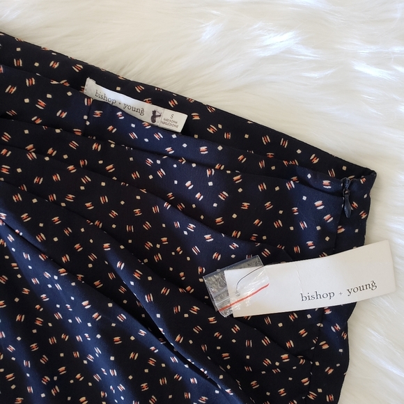 Bishop + Young Katie Short Navy Blue NWT - Picture 4 of 6